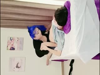 巨乳按摩技师晃动大奶子勾引顾客，被一顿狠操爽瘫在床区